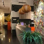 Reddoorz Hostel @ Kallang Mrt
