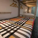Oss Backpackers Hostel