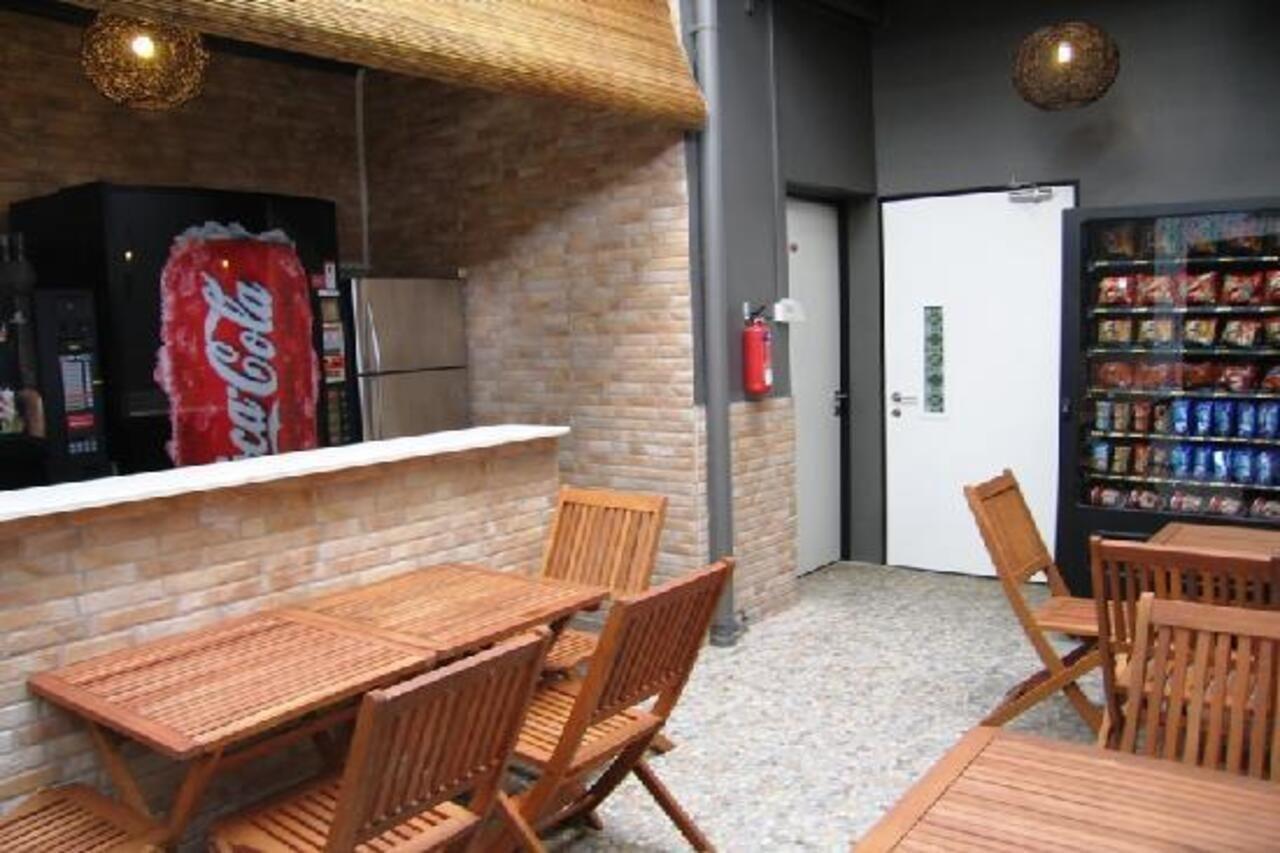 Moni Gallery