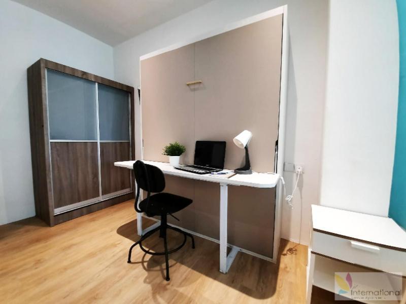 International Service At Raeburn Park Apartment *