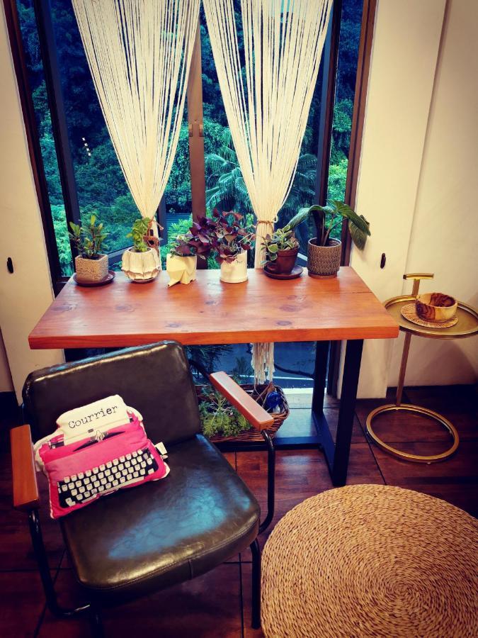 Oriental Tropics Private Forest View Homestay Singapore