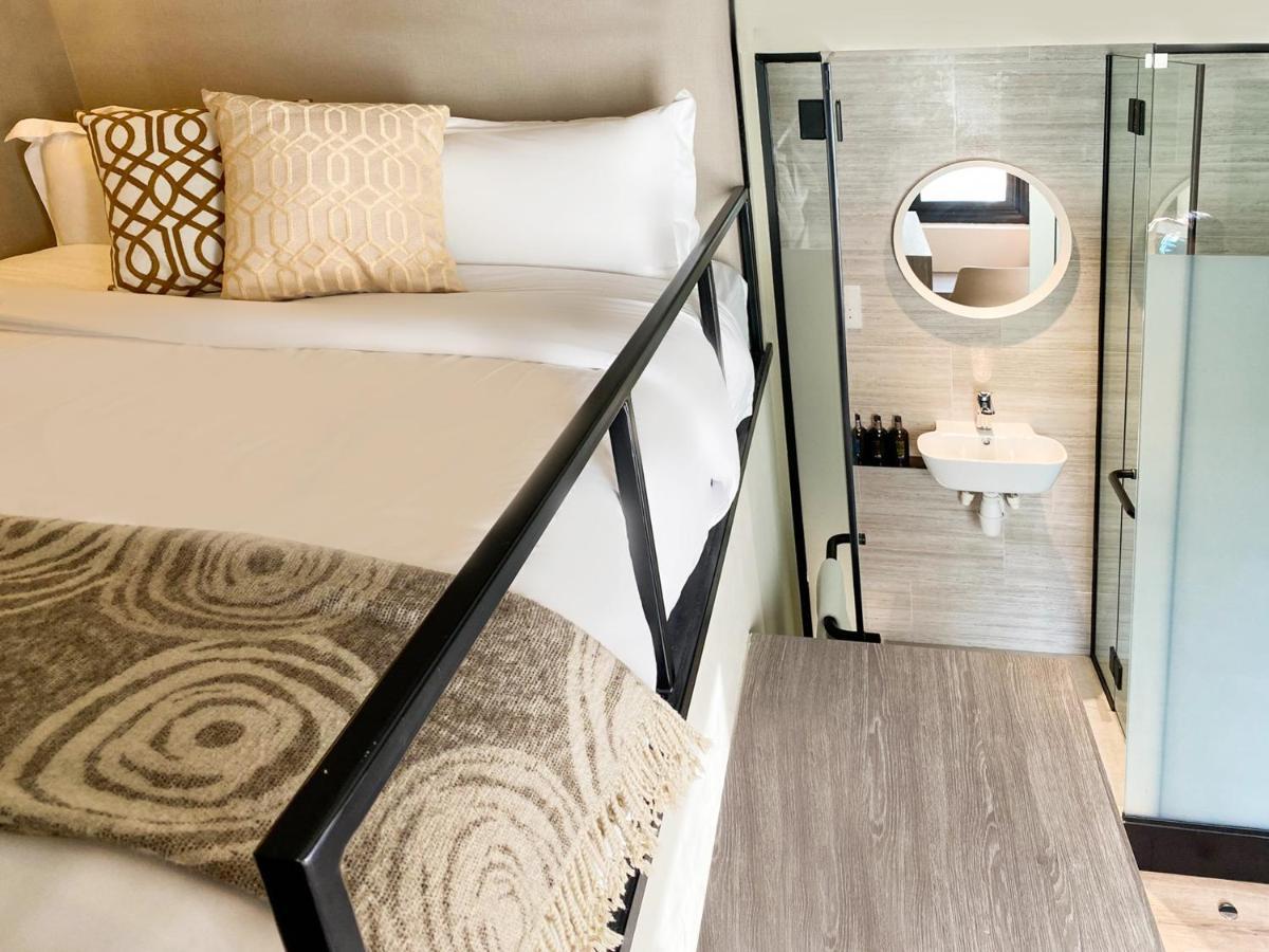 St Signature Jalan Besar, Short Overnight, 8 Hours, 1159pm-8am Hotel Singapore