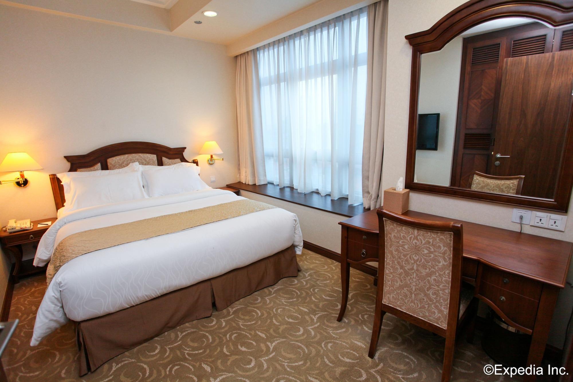 Orchid Hotel 4*