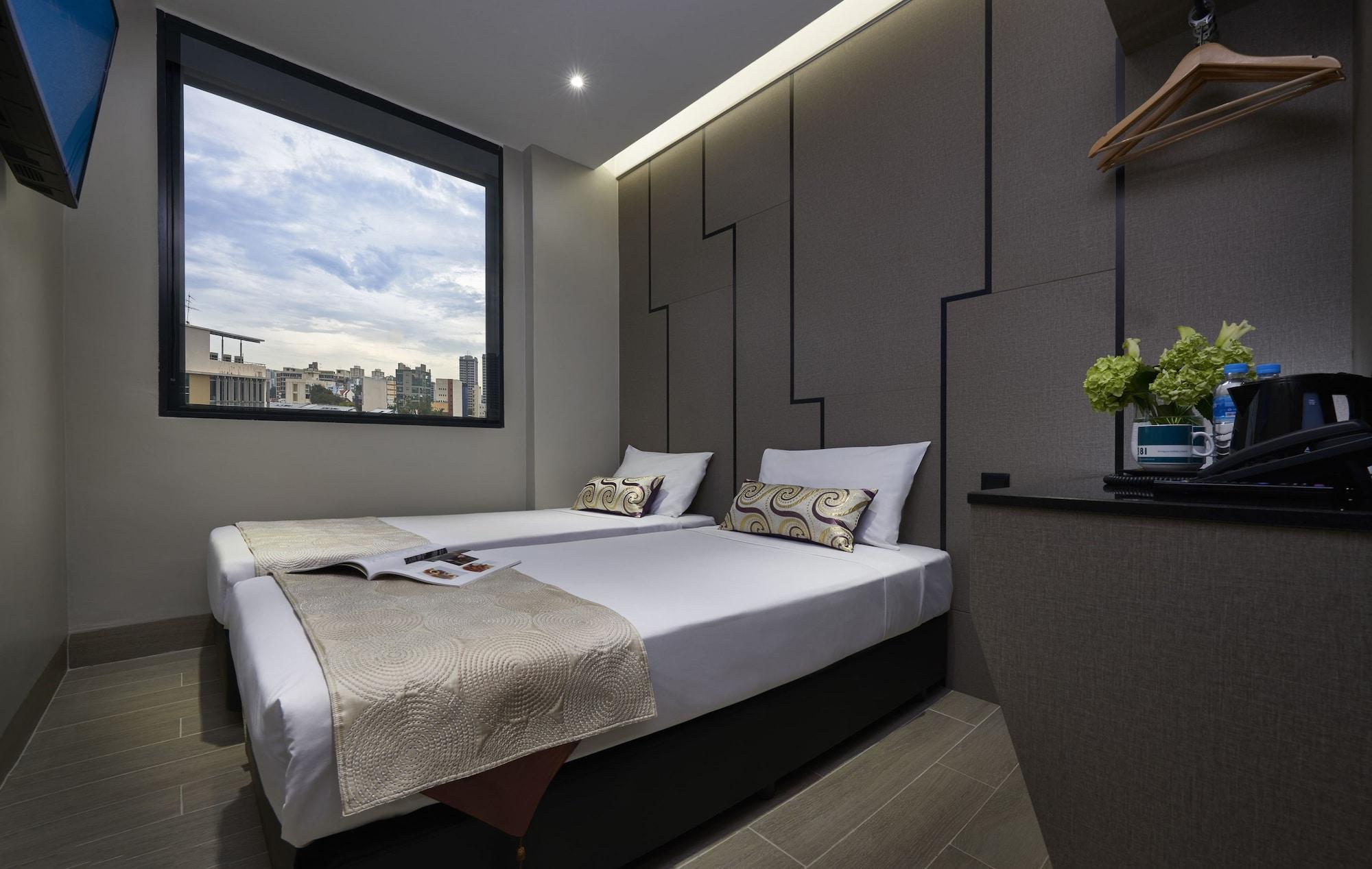81 Gold Hotel