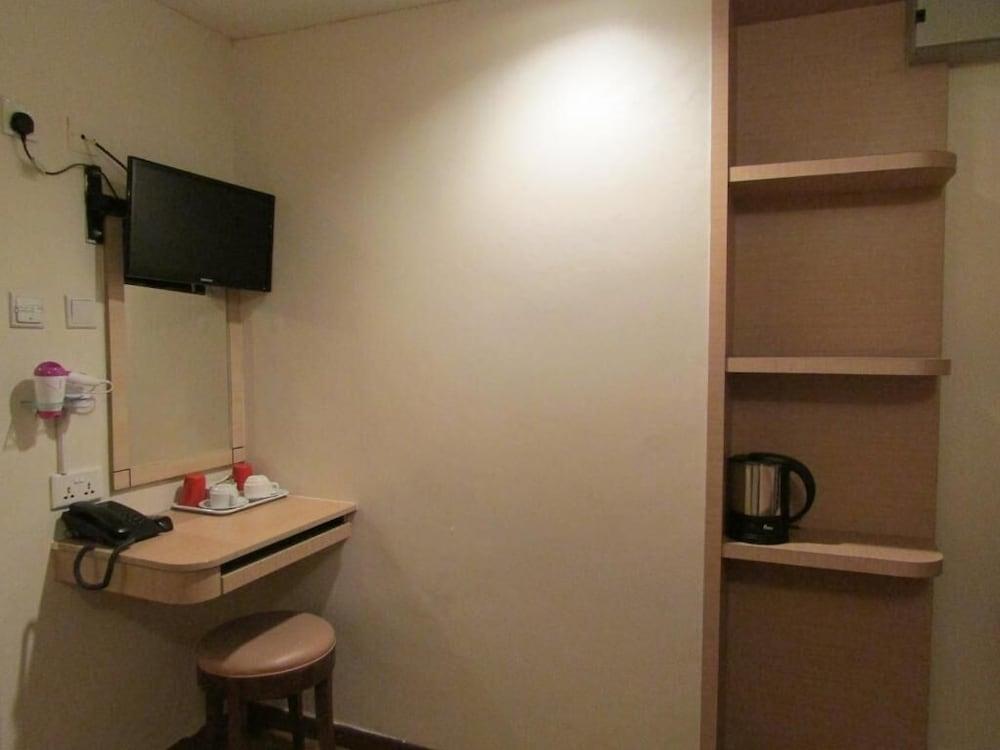 Hotel Arianna Singapore