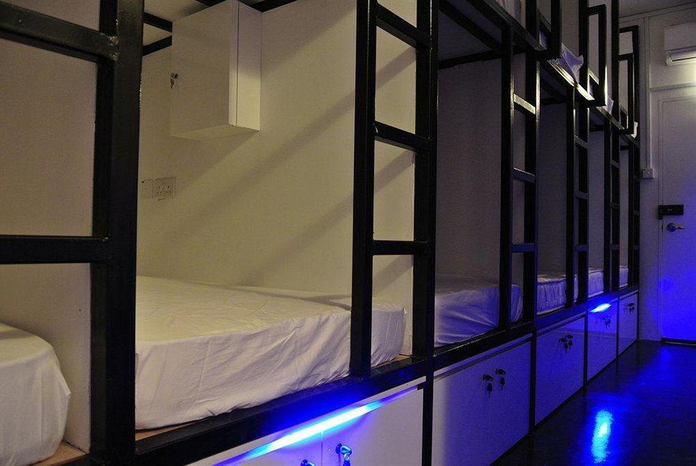 Hostel Plush Pods Singapore