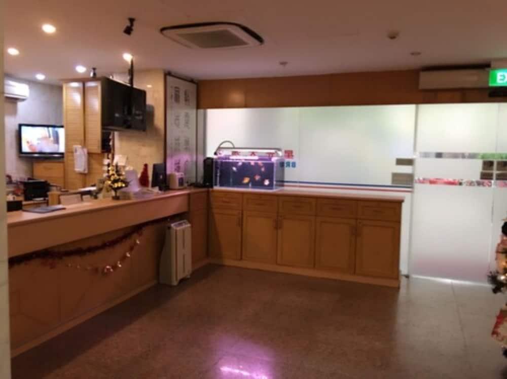 Bright Star Hotel