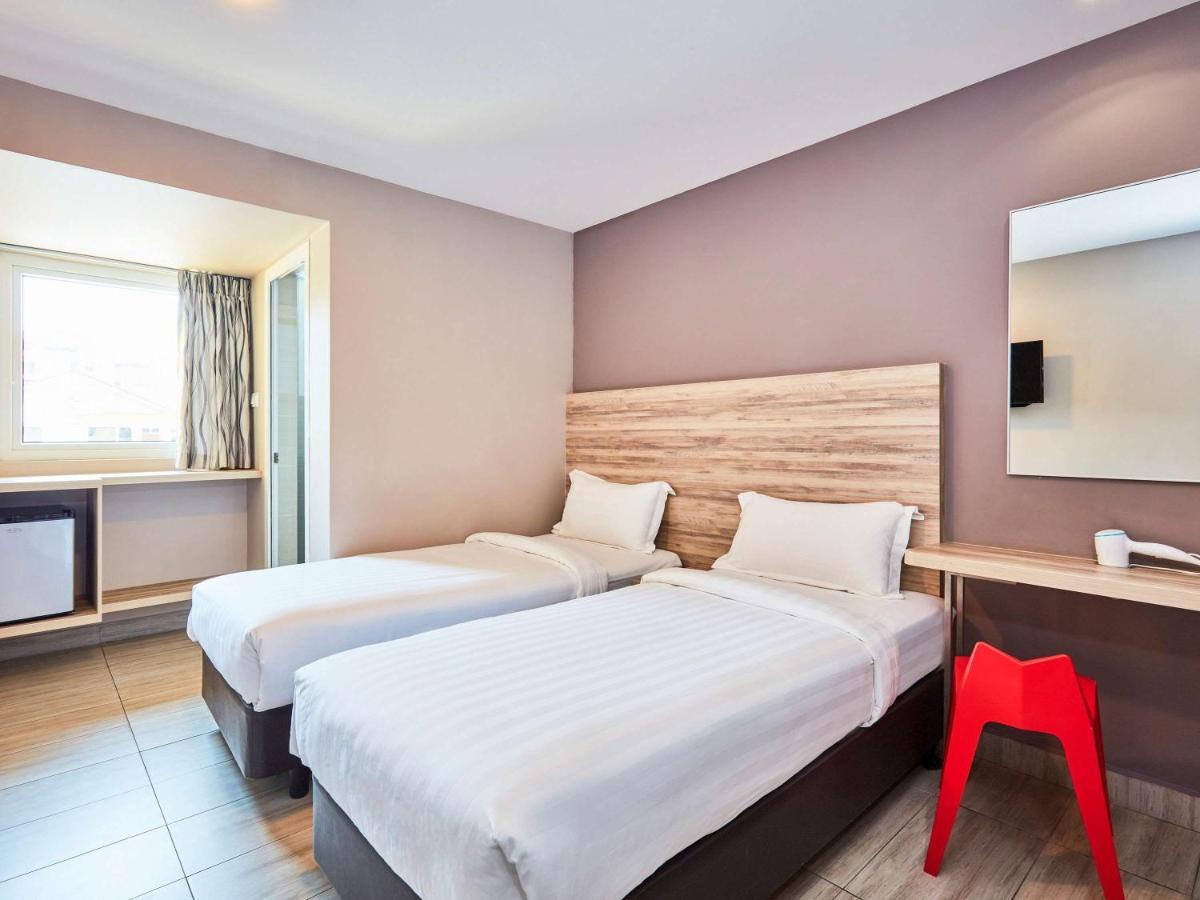 Ibis Budget Crystal 2*