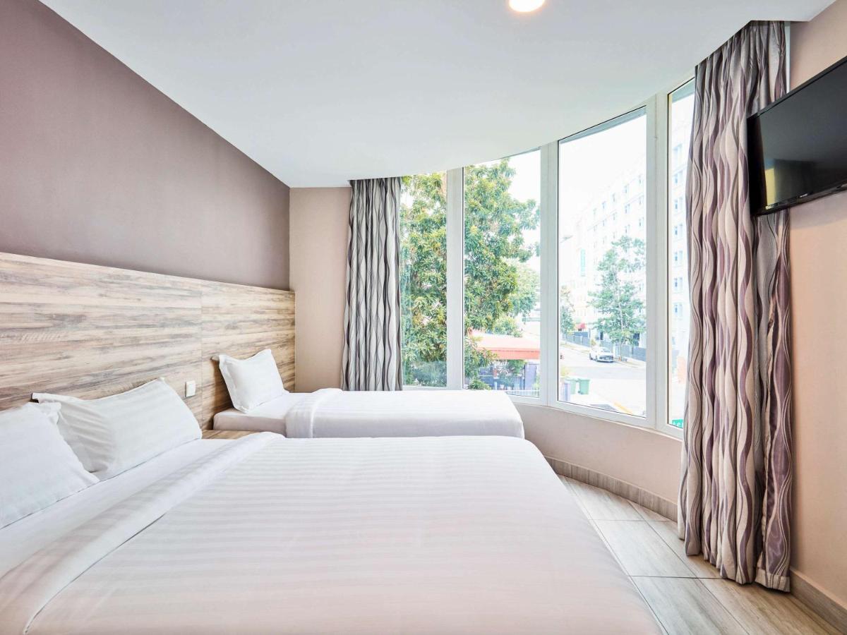 Ibis Budget Crystal 2* Singapore
