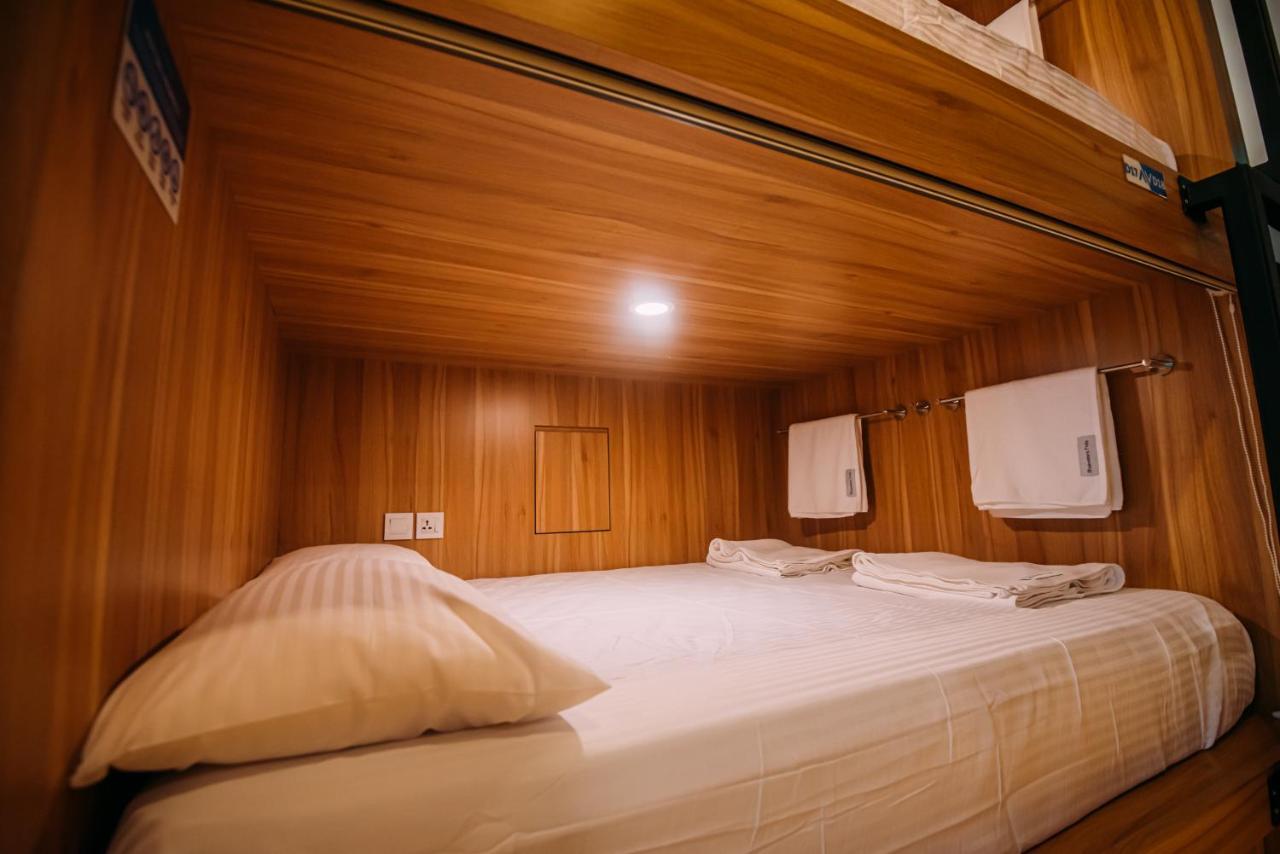 Bluewaters Pods 38 Hongkong St Hostel