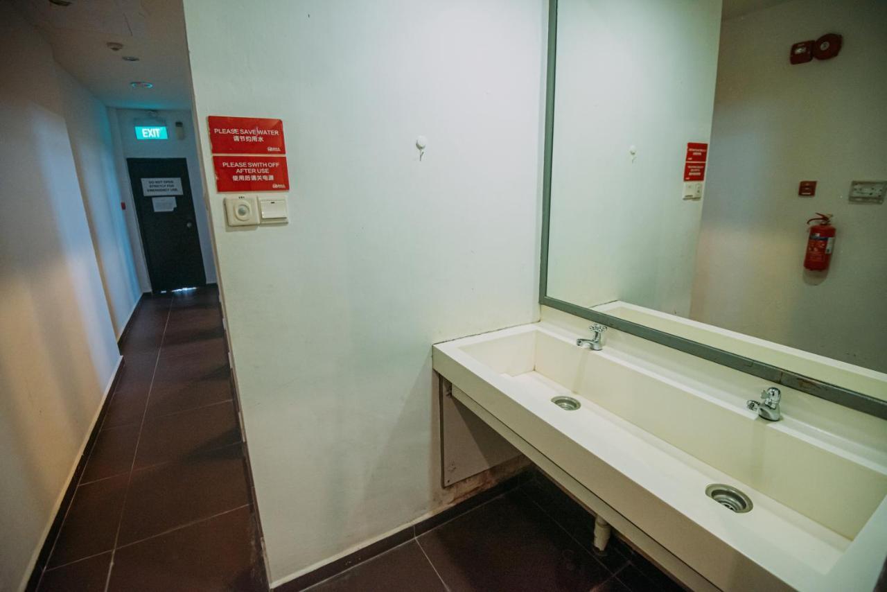 Bluewaters Pods 38 Hongkong St Hostel