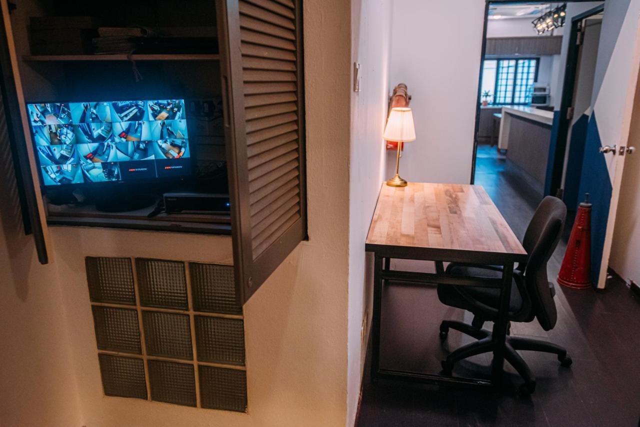Bluewaters Pods 38 Hongkong St Hostel