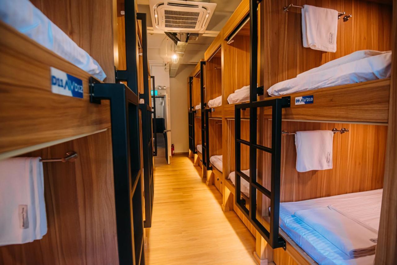 Bluewaters Pods 38 Hongkong St Hostel *