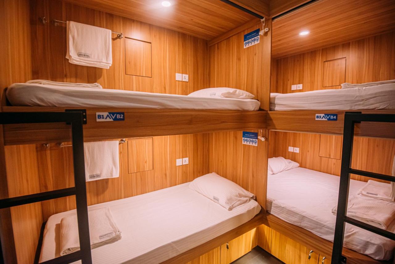 Bluewaters Pods 38 Hongkong St Hostel