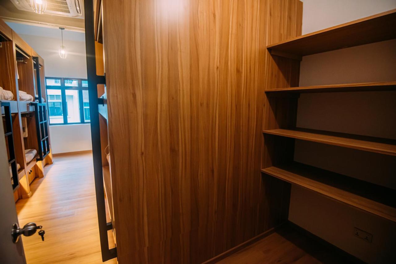 Bluewaters Pods 38 Hongkong St Singapore