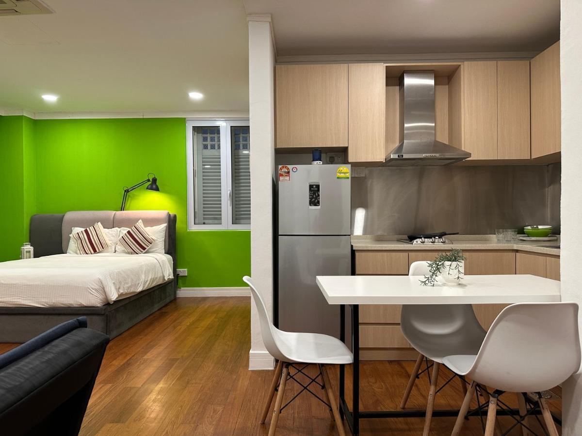 Apartment Club House *