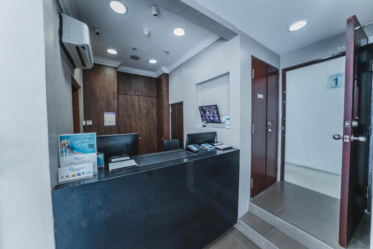81 Joy Hotel *