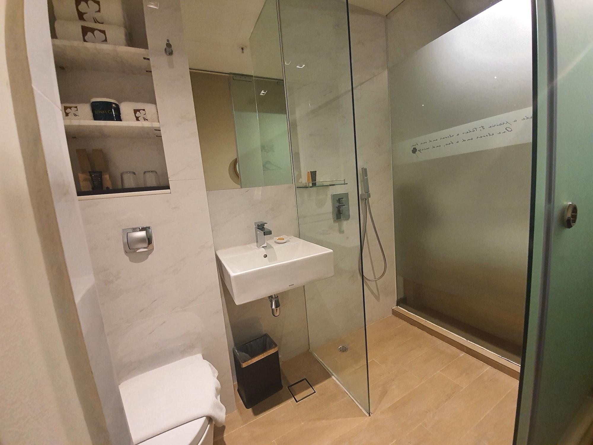 Hotel Clover 769 North Bridge Road 4*