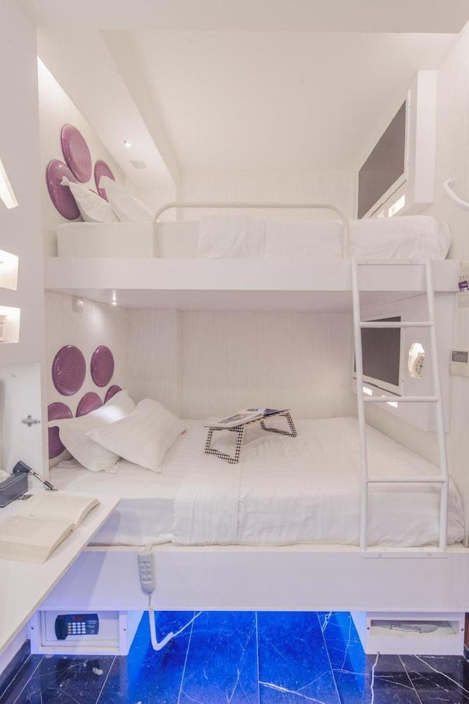 Lion Peak Purvis 3* Singapore