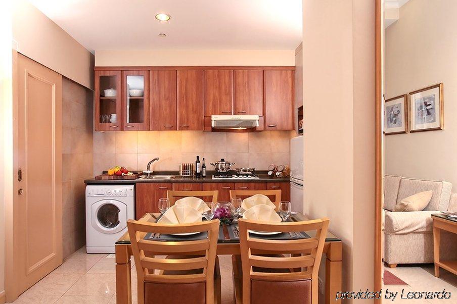 Adina Serviced Orchard Aparthotel 4*