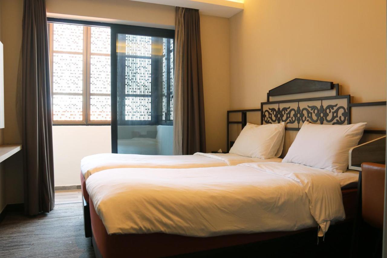 Aqueen Prestige Lavender 4* Singapore