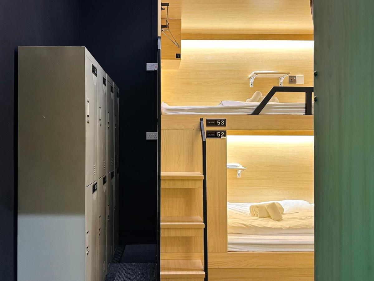 Capsule hotel The Capsule