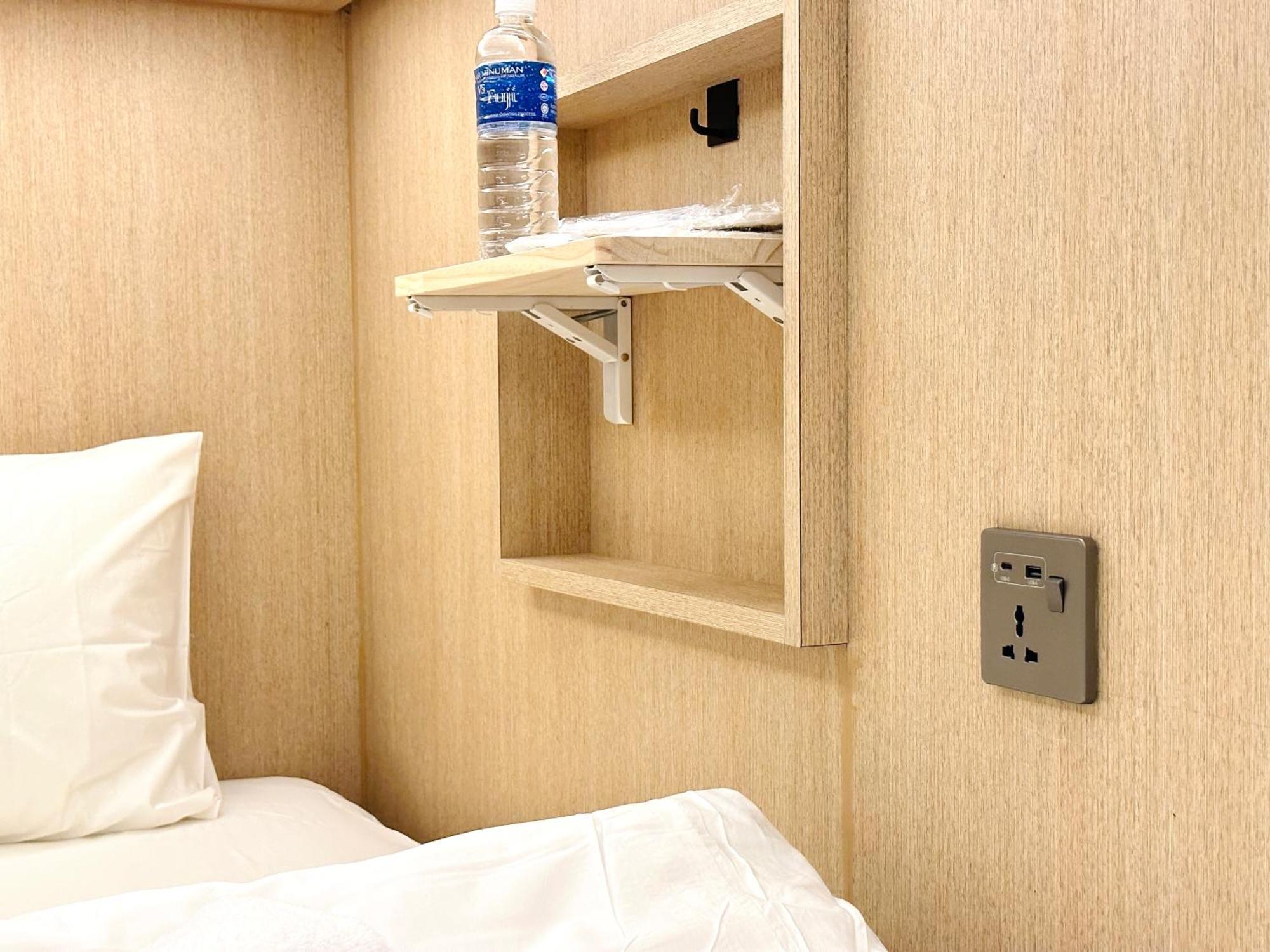 Capsule hotel The Capsule *