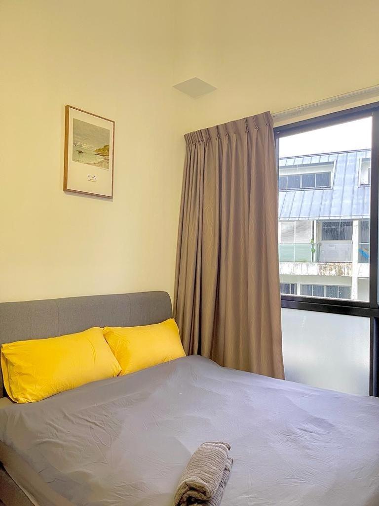 Apartment 2 Bedroom With View Near Subway In