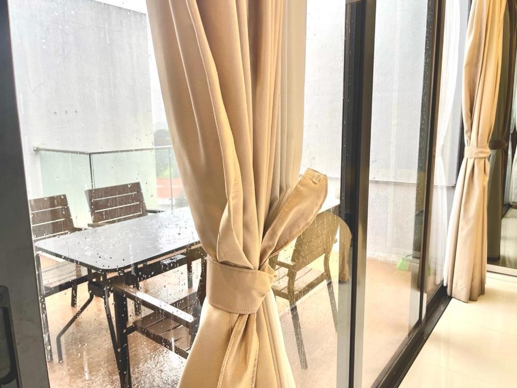 2 Bedroom With View Near Subway In * Singapore