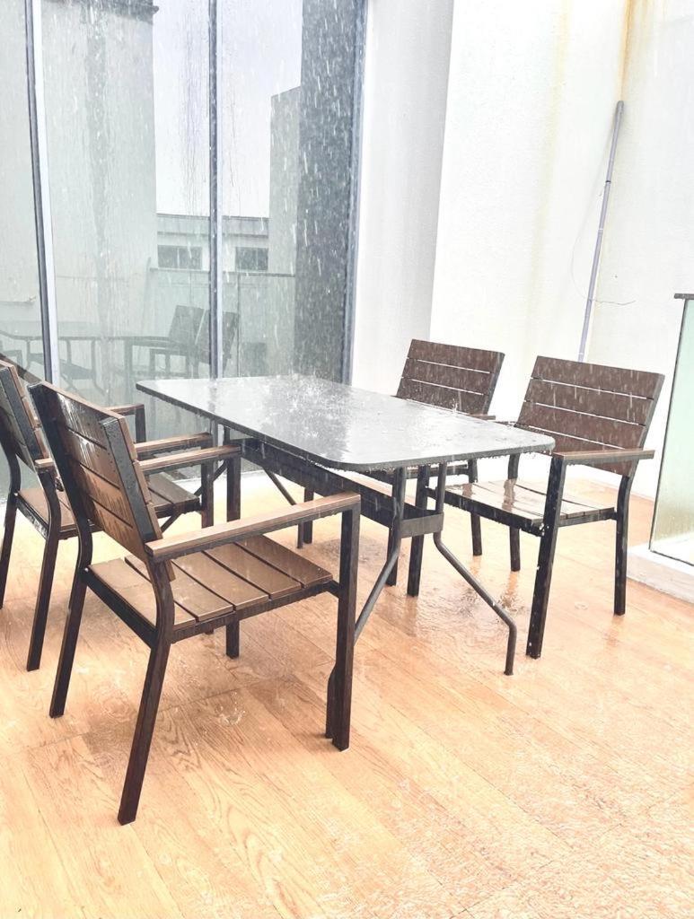 2 Bedroom With View Near Subway In *