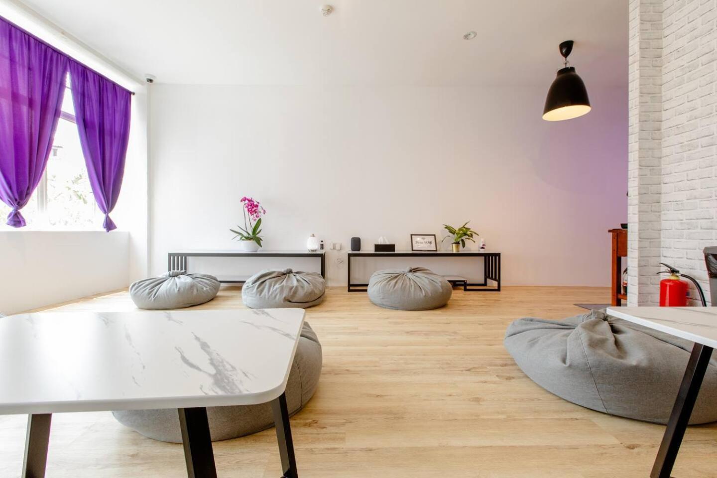 Radzone Hostel Singapore
