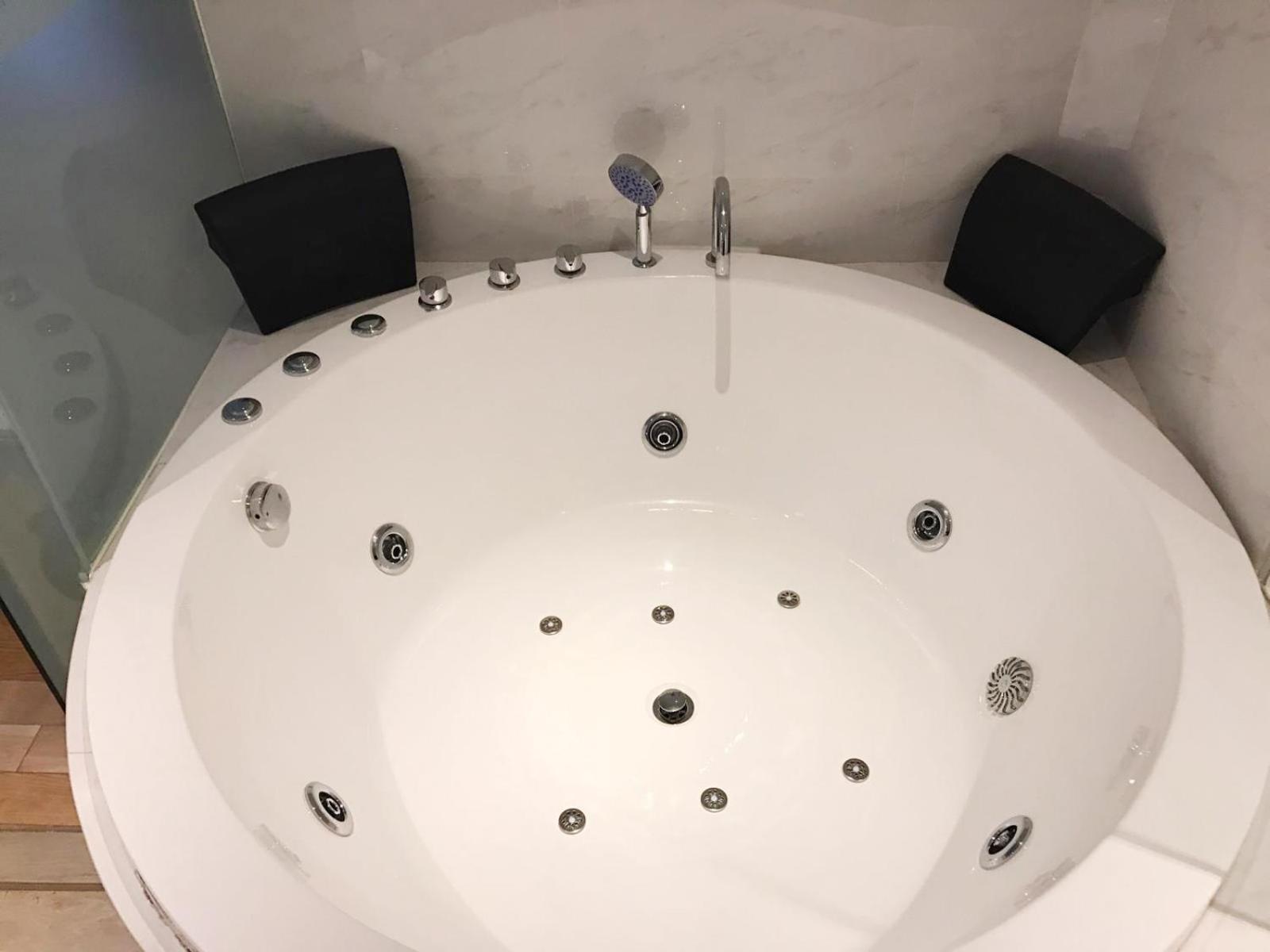 Hotel Clover 769 North Bridge Road 4*
