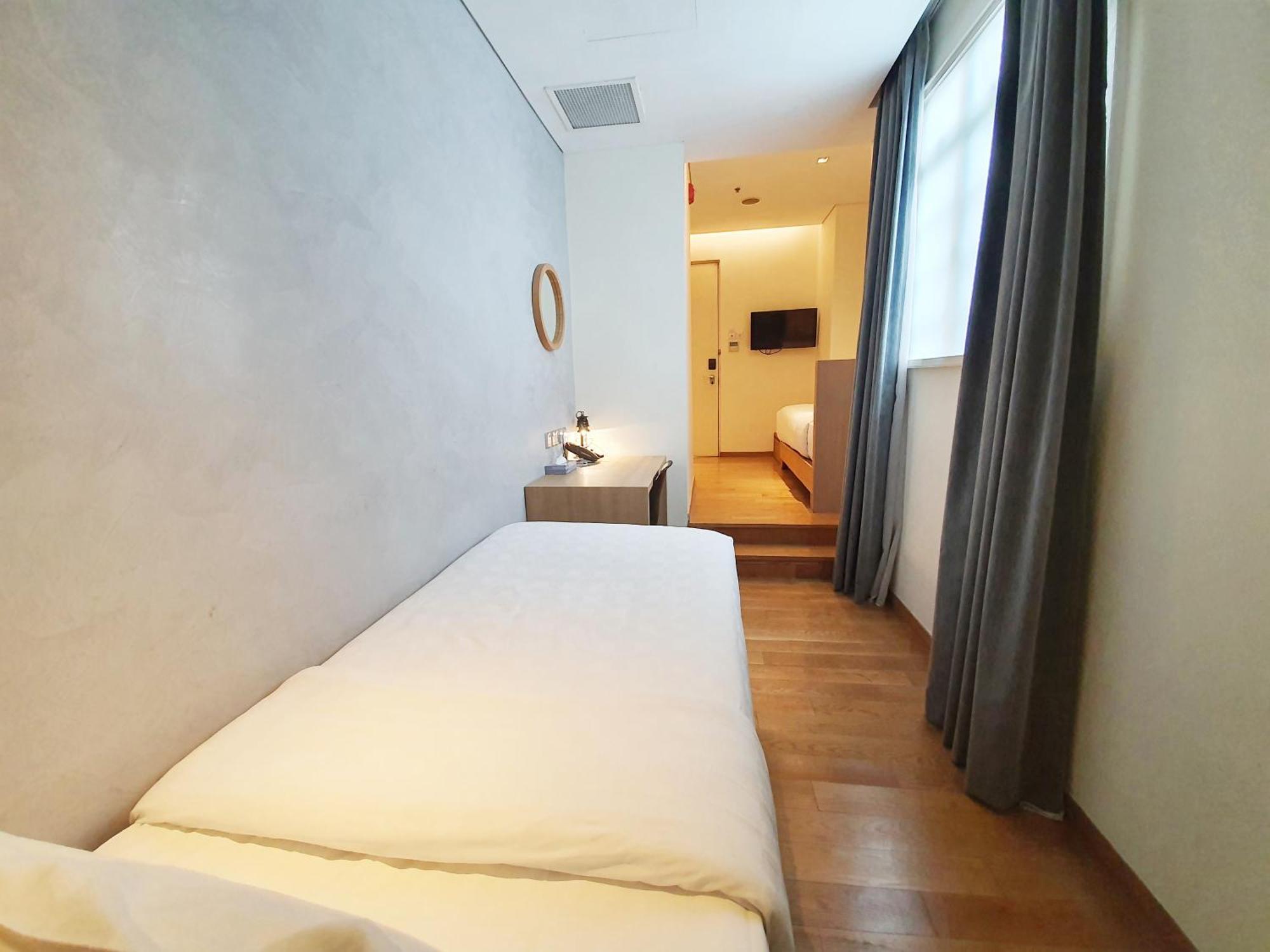 Hotel Clover 769 North Bridge Road 4*