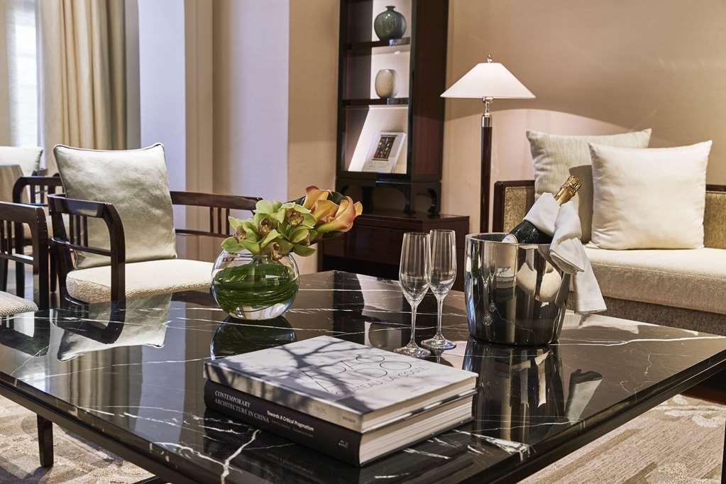 The Capitol Kempinski Hotel 5*