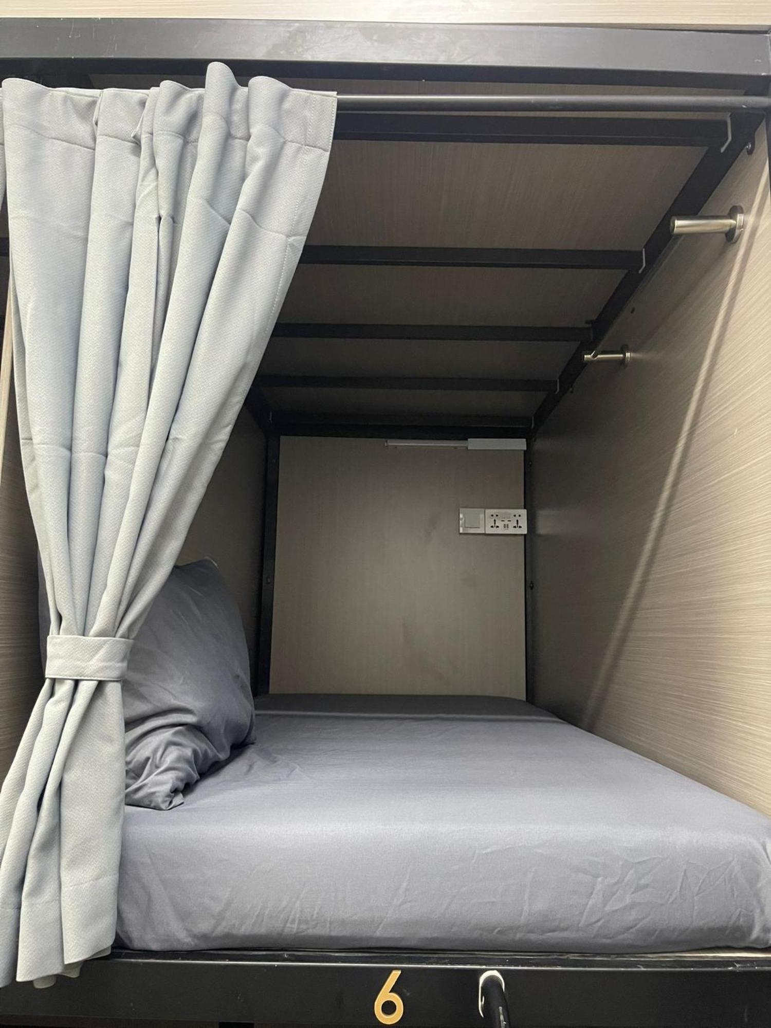 Meadows Capsule hotel Singapore