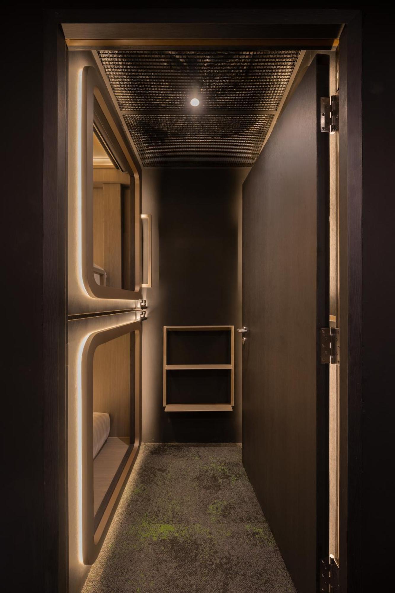 Cube Social Boutique Capsule At Boat Quay Hostel