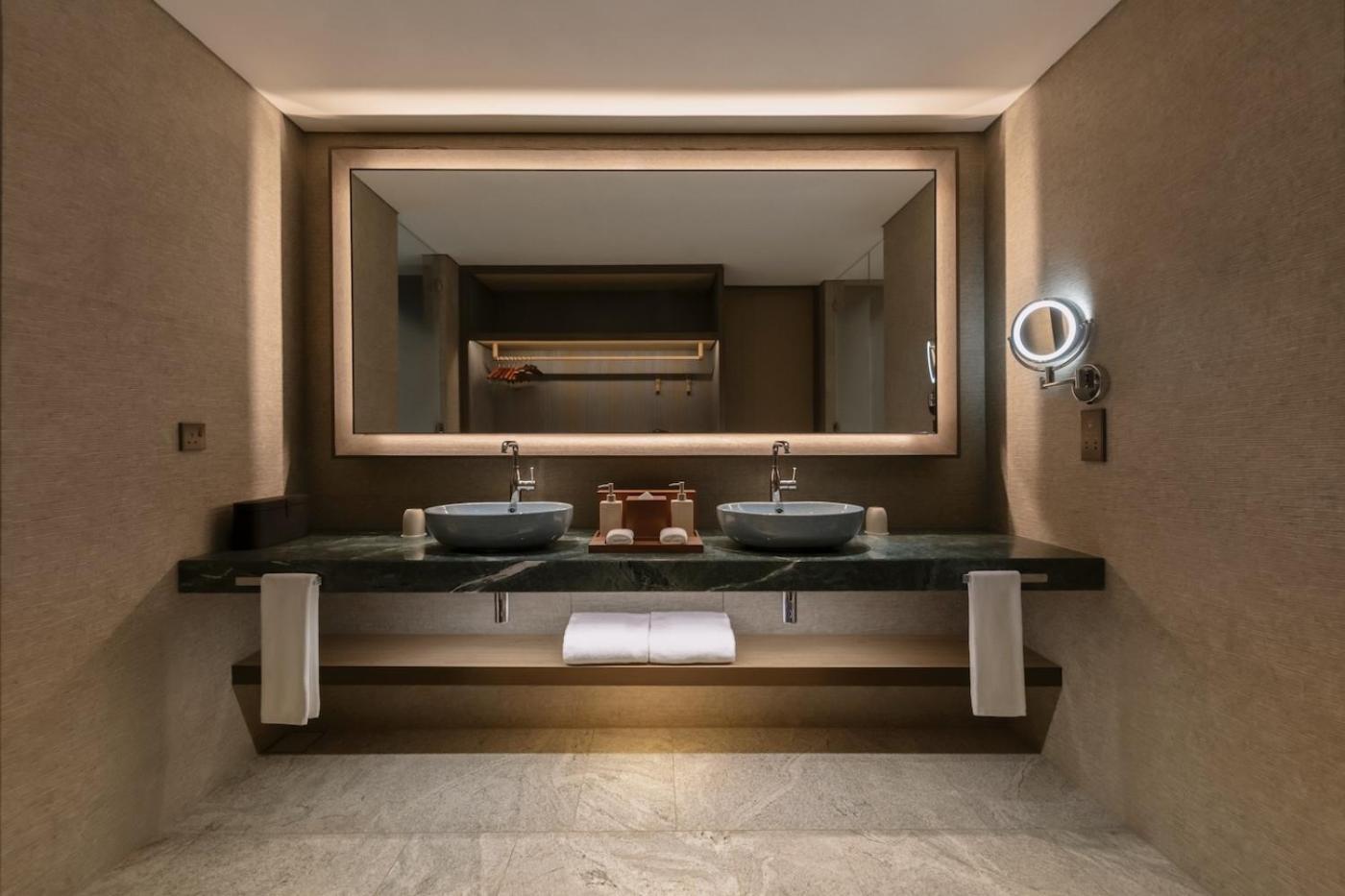Mandai Rainforest By Banyan Tree