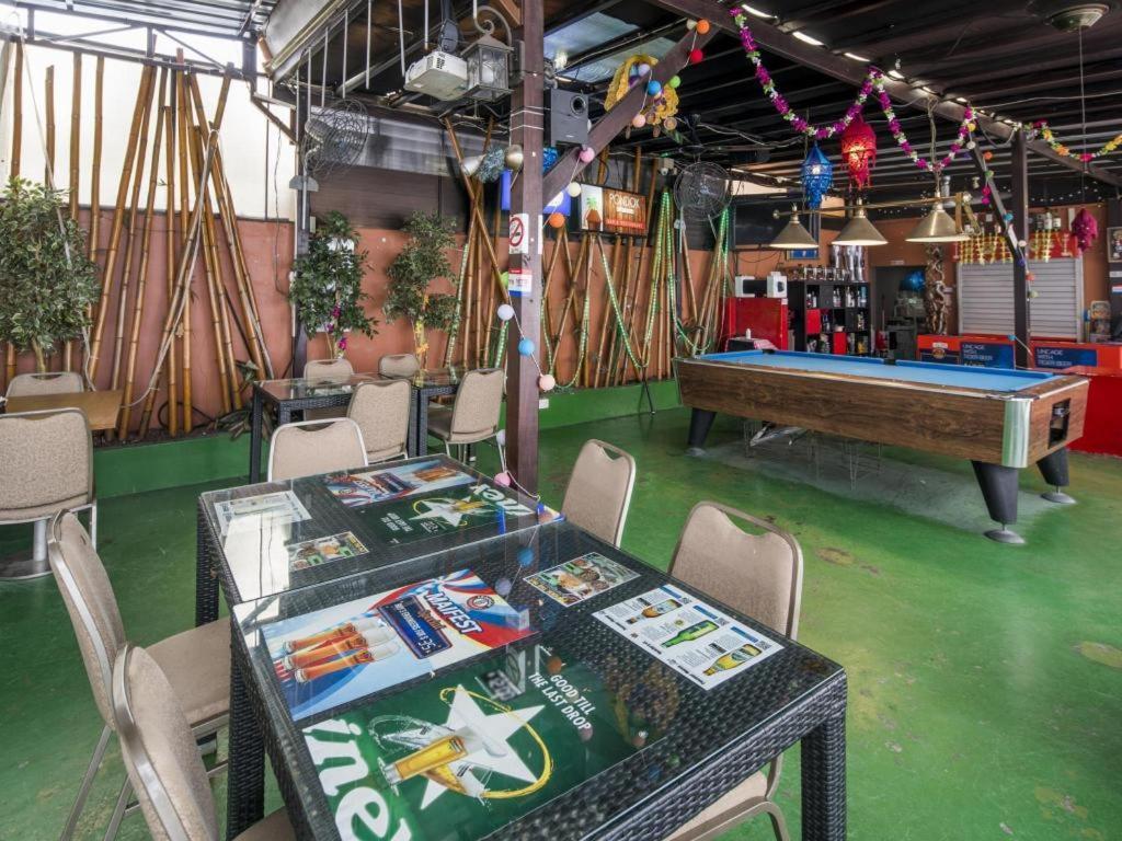 G4 Station Backpackers Hostel *