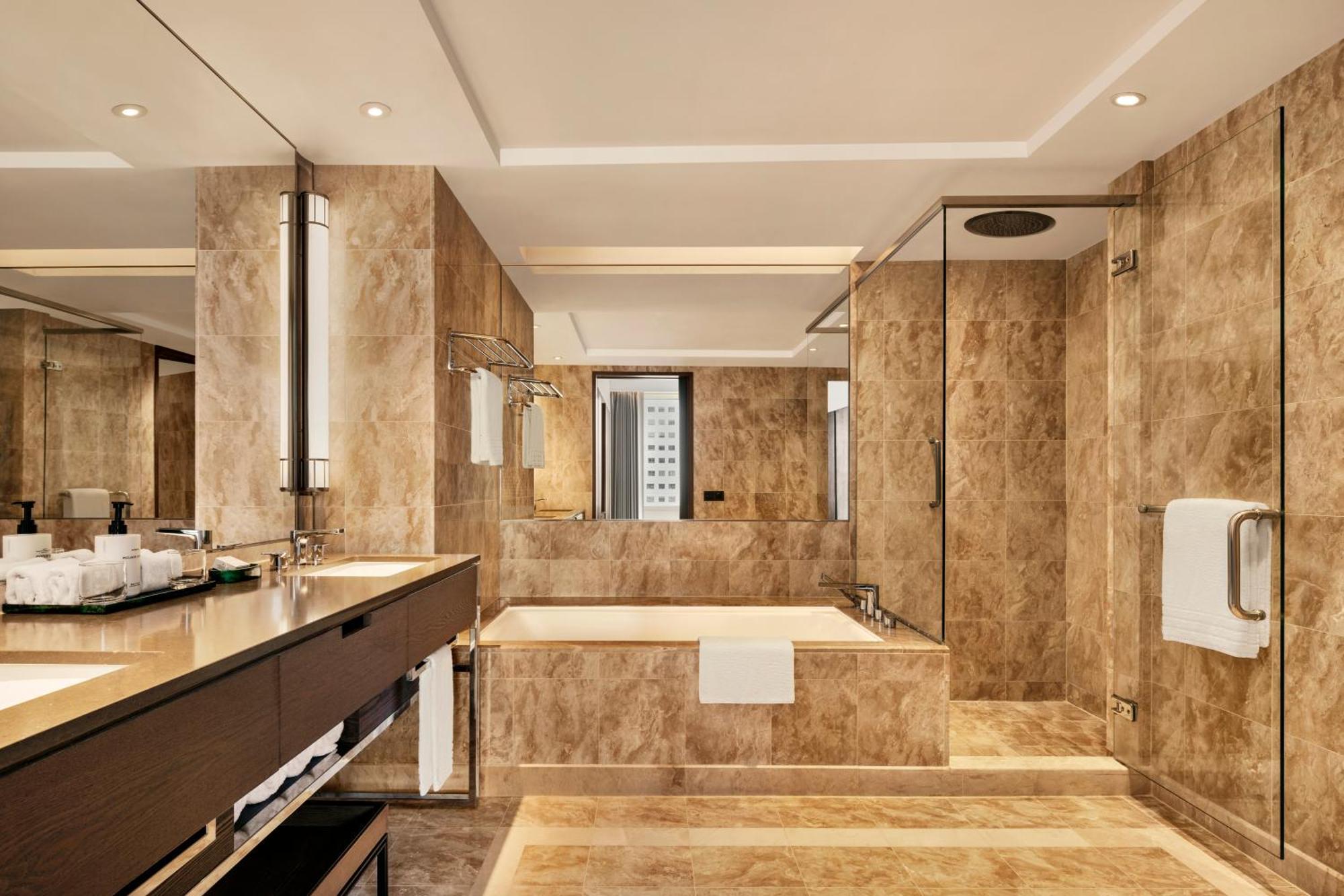 Hotel Conrad Singapore Marina Bay 5*