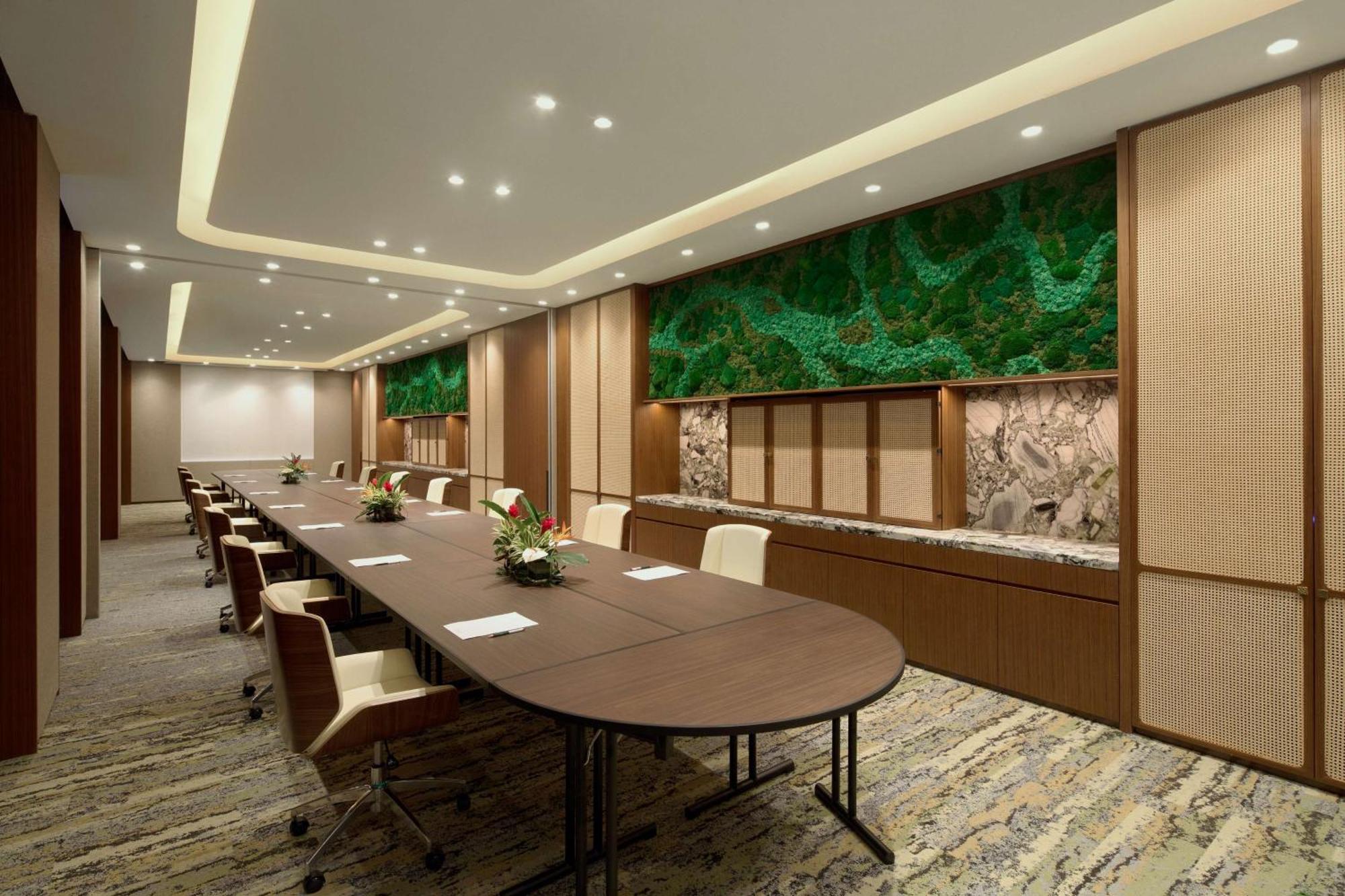 Mandai Rainforest By Banyan Tree *