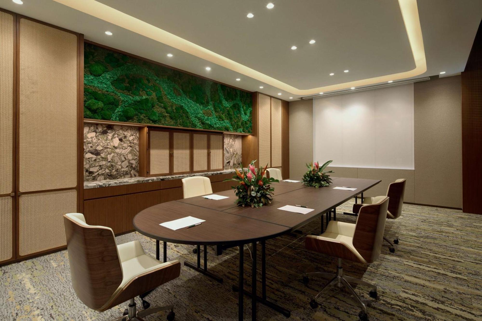 Mandai Rainforest By Banyan Tree *
