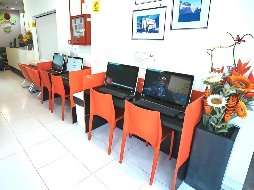 G4 Station Backpackers