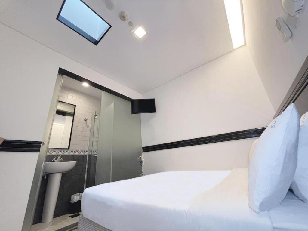Hotel Reddoorz Near Marine Parade 3*