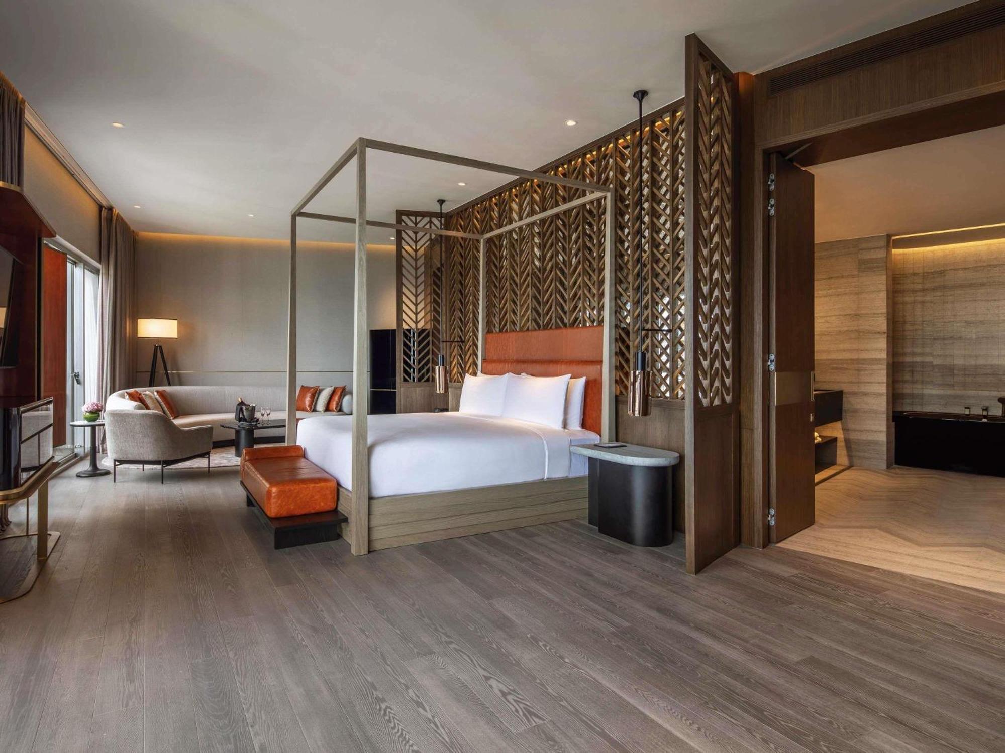 Fairmont Hotel 5*