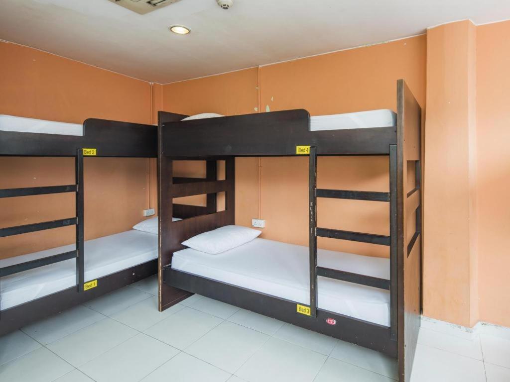 G4 Station Backpackers *