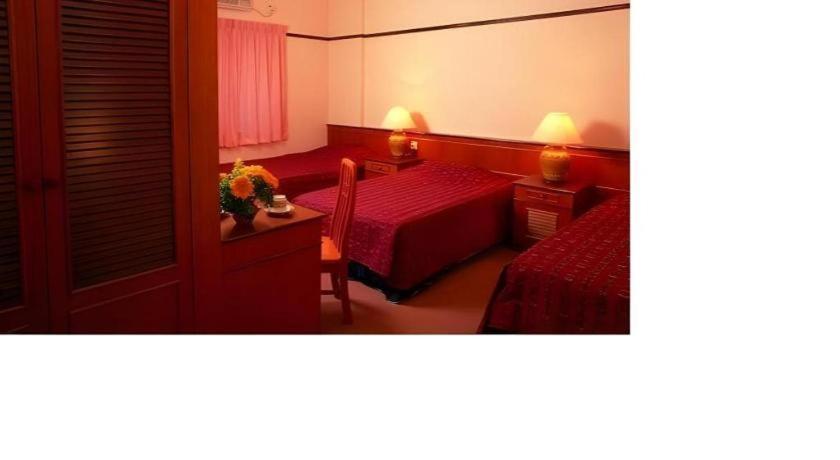 Hotel South East 2*