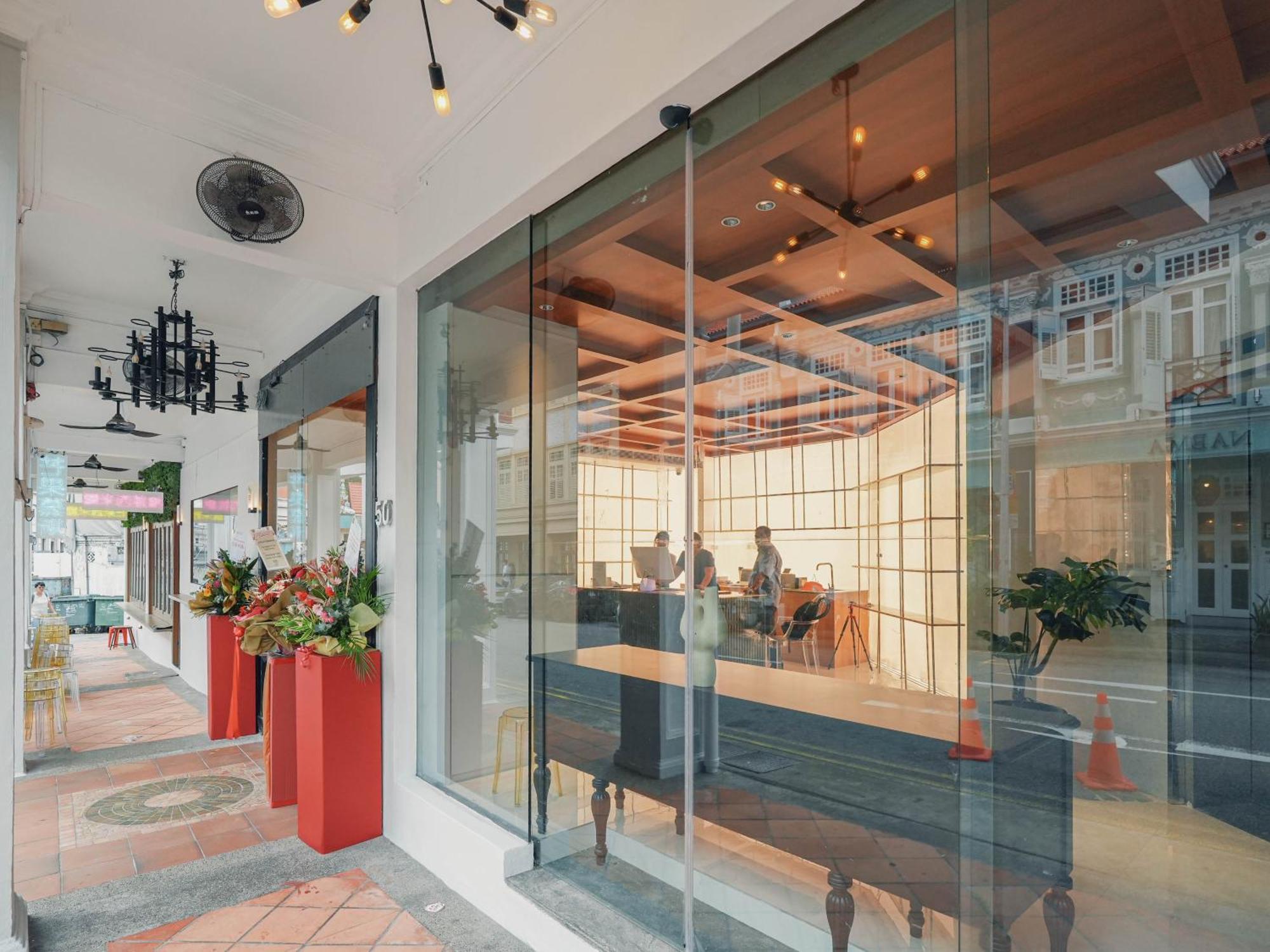 A Chinatown, Formerly 1929 - Newly Renovated Hotel 3*