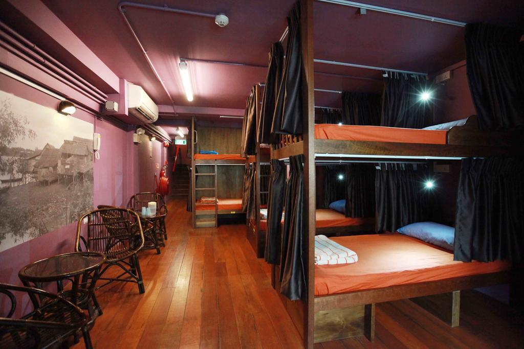 60s Hostel *