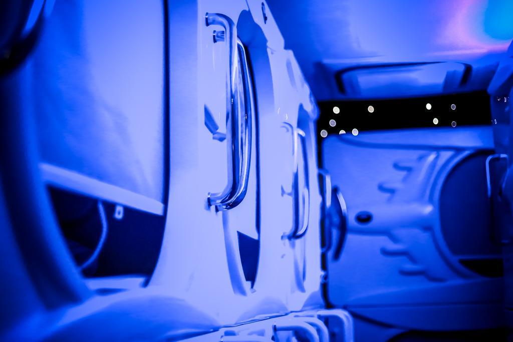 Met A Space Pod @ Boat Quay Capsule hotel Singapore
