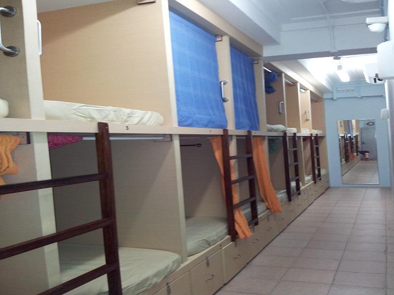 Meadows Capsule hotel Singapore